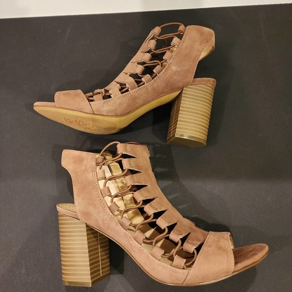 nwot VINCE CAMUTO "BRIAZ" Taupe Leather Gladiator Sandal booties SIZE 8.… - Picture 8 of 12